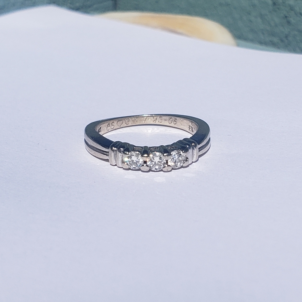 14k white gold 3 stone ring
